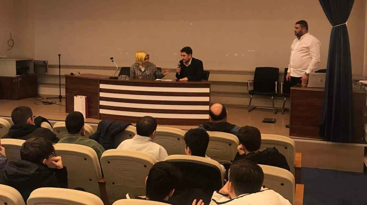 Dr. Mustafa Oğuz Tuna Met with High School Students
